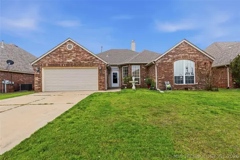 3244 S 202nd East Ave E, Broken Arrow, OK 74014
