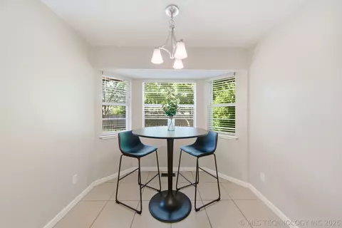 Dining - 7342 E 75th St, Tulsa, OK 74133 photo 1 of 2