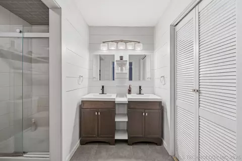 Bath - 7342 E 75th St, Tulsa, OK 74133 photo 1 of 3
