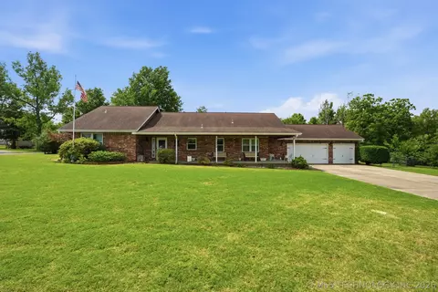 25826 E 93rd St, Broken Arrow, OK 74014