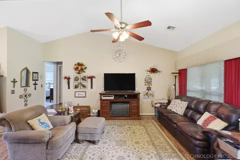 Living - 25826 E 93rd St, Broken Arrow, OK 74014 photo 2 of 2