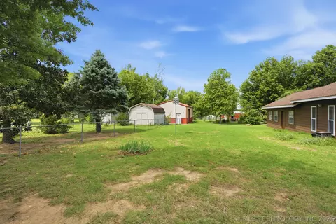 Exterior - 25826 E 93rd St, Broken Arrow, OK 74014 photo 5 of 6