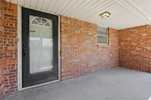 Exterior - 4620 E Texaco Rd, Cushing, OK 74023 photo 3 of 4