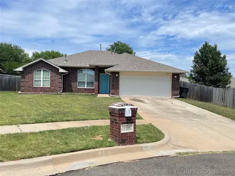 1705 Teakwood Cir, Norman, OK 73071