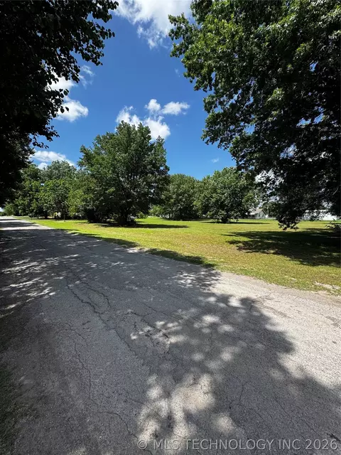 205 S E, Davis, OK 73030 photo 5