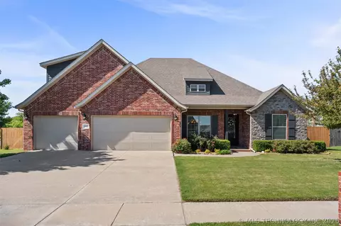 5602 Aspen Ave, Bartlesville, OK 74006