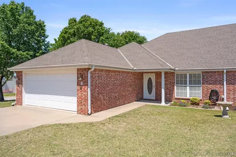 1016 Taylor Drive 1, Bartlesville, OK 74006