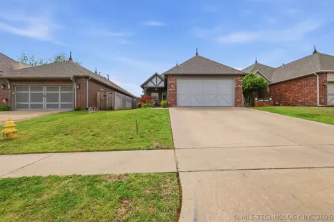 522 N Willow Ct, Jenks, OK 74037