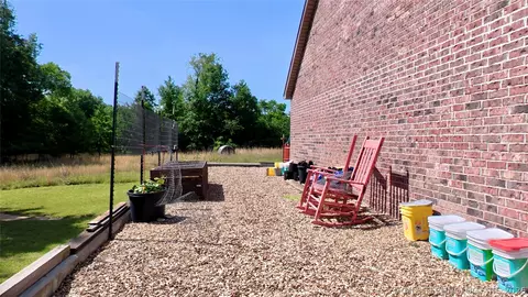 Exterior - 418970 E 1152 Rd, Checotah, OK 74426 photo 21 of 25