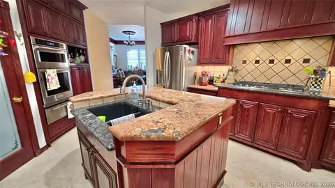 Kitchen - 418970 E 1152 Rd, Checotah, OK 74426 photo 3 of 7