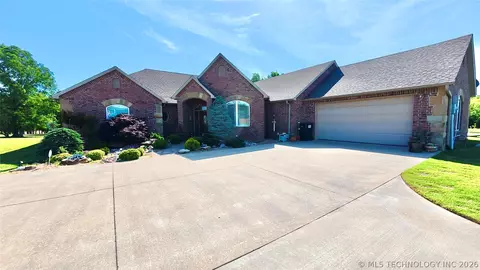 Exterior - 418970 E 1152 Rd, Checotah, OK 74426 photo 2 of 25