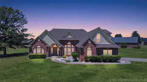 12512 N 165th East Ave, Collinsville, OK 74021
