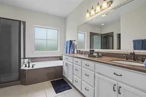 Bath - 17005 E 48th St, Tulsa, OK 74134 photo 1 of 4