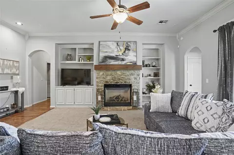 Living - 17005 E 48th St, Tulsa, OK 74134 photo 3 of 5