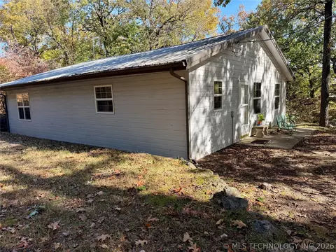 Exterior - 425671 E 1168 Rd, Eufaula, OK 74432 photo 2 of 12