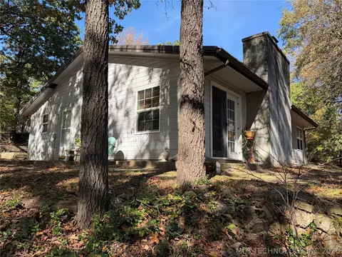 Exterior - 425671 E 1168 Rd, Eufaula, OK 74432 photo 4 of 12