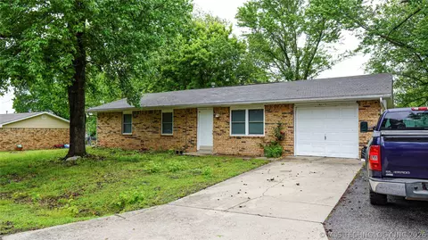 1536 NW 100th St NW, Grove, OK 74344
