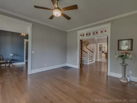 Living - 908 SE 3rd St, Wagoner, OK 74477 photo 2 of 2