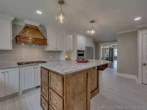 Kitchen - 908 SE 3rd St, Wagoner, OK 74477 photo 3 of 5