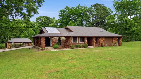 182 Spunky Creek Dr, Catoosa, OK 74015