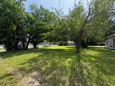 300 C St SE, Ardmore, OK 73401