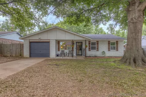 1119 S Oak St, Bristow, OK 74010