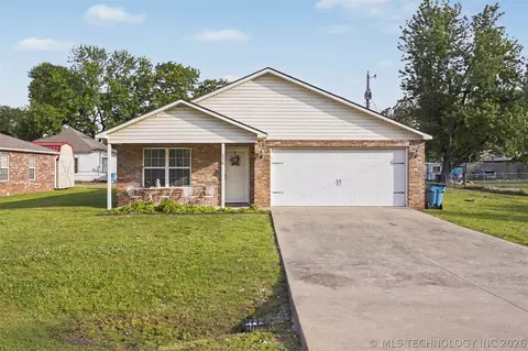 205 1st St SE, Inola, OK 74036