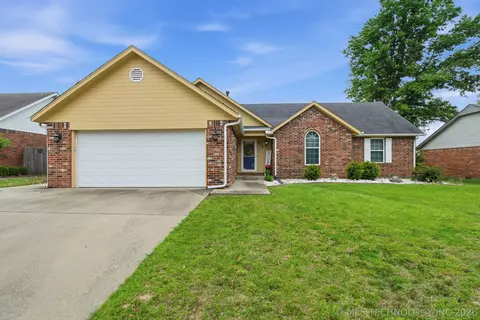 309 Heritage Dr, Fort Gibson, OK 74434