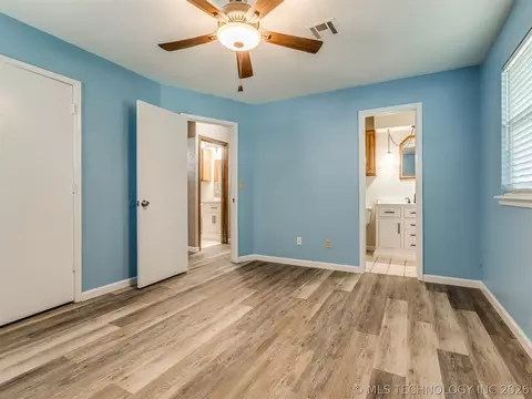 Bedroom - 415641 E 1094, Eufaula, OK 74426 photo 2 of 5