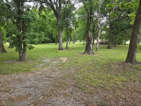 Hawkins Drive, Eufaula, OK 74432 photo 2
