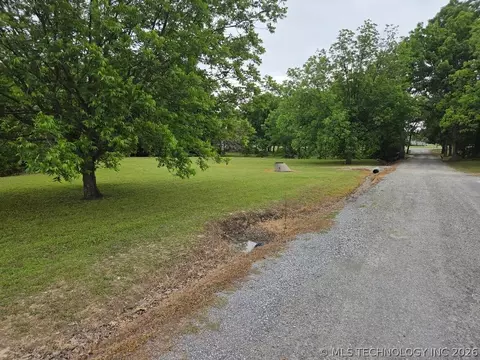 Hawkins Drive, Eufaula, OK 74432 photo 14