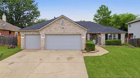 4434 W Toledo Ct S, Broken Arrow, OK 74012