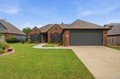 409 N Firewood Ave, Broken Arrow, OK 74012