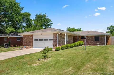 4932 Amherst Dr, Bartlesville, OK 74006