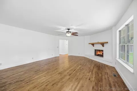 4817 E 25th Pl, Tulsa, OK 74114 photo 9