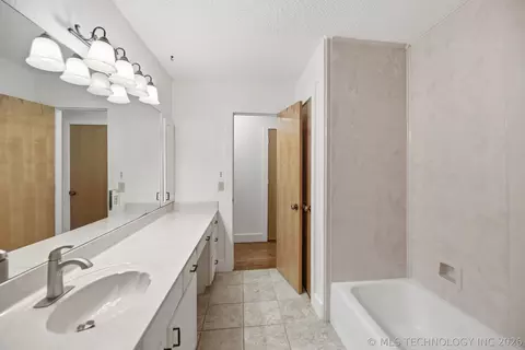 4817 E 25th Pl, Tulsa, OK 74114 photo 26