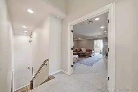 Entry Way - 3121 E 146th Pl S, Bixby, OK 74008 photo 5 of 7