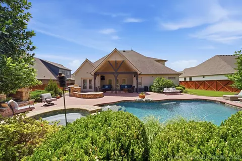 Exterior - 3121 E 146th Pl S, Bixby, OK 74008 photo 2 of 15