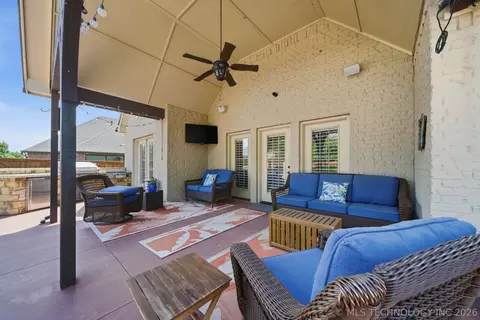 Exterior - 3121 E 146th Pl S, Bixby, OK 74008 photo 4 of 15
