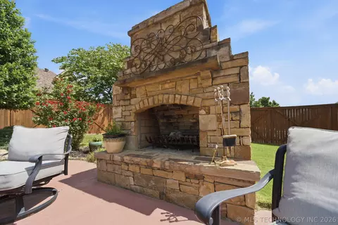 Exterior - 3121 E 146th Pl S, Bixby, OK 74008 photo 8 of 15