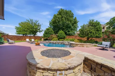 Exterior - 3121 E 146th Pl S, Bixby, OK 74008 photo 6 of 15