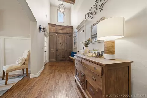 Entry Way - 3121 E 146th Pl S, Bixby, OK 74008 photo 2 of 7