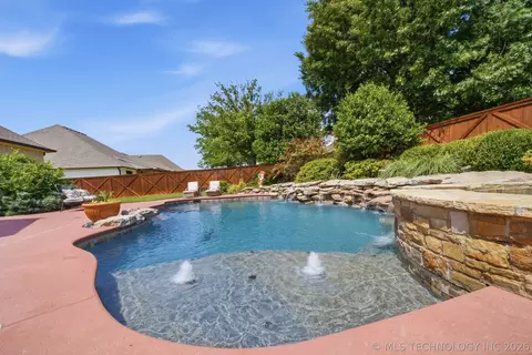 Exterior - 3121 E 146th Pl S, Bixby, OK 74008 photo 3 of 15