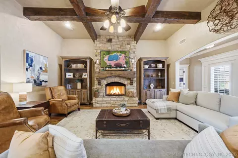 Living - 3121 E 146th Pl S, Bixby, OK 74008 photo 2 of 7