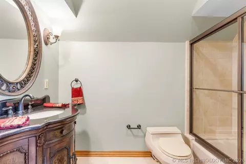 Bath - 23075 E 87th St, Broken Arrow, OK 74014 photo 5 of 7