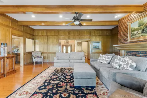 Living - 23075 E 87th St, Broken Arrow, OK 74014 photo 2 of 5
