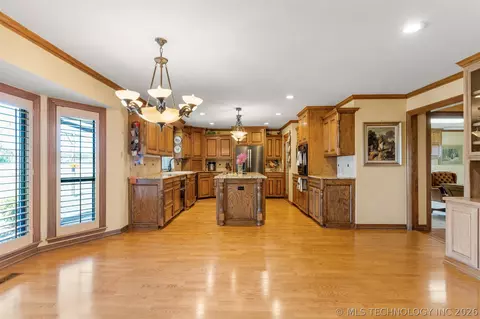 Kitchen - 23075 E 87th St, Broken Arrow, OK 74014 photo 8 of 9