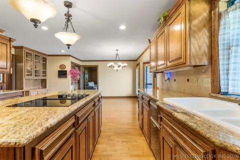 Kitchen - 23075 E 87th St, Broken Arrow, OK 74014 photo 4 of 9