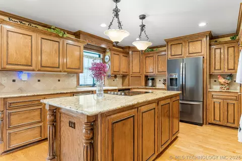 Kitchen - 23075 E 87th St, Broken Arrow, OK 74014 photo 1 of 9