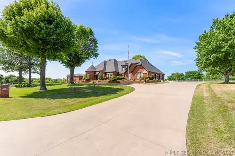 Exterior - 23075 E 87th St, Broken Arrow, OK 74014 photo 6 of 20